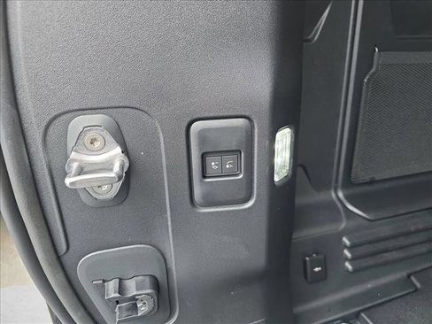 New 2026 Land Rover Defender 110 X-Dynamic SE AWD/4WD image 13