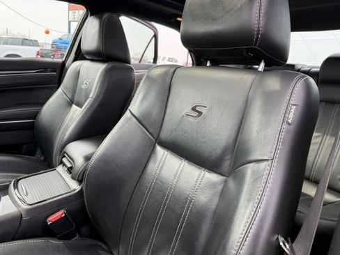 Used 2018 Chrysler 300 S w/ 300S Premium Group image 15