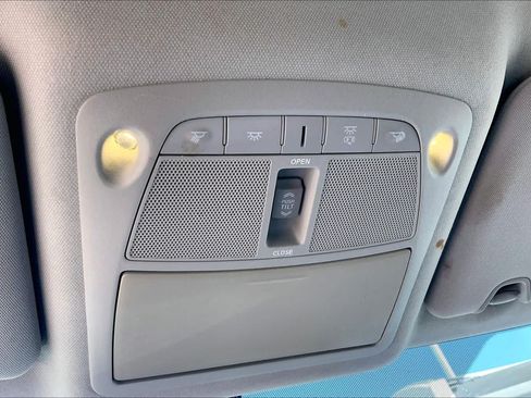 Used 2014 Nissan Rogue SV w/ SV Premium Package FWD image 31