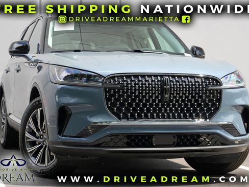 Used 2026 Lincoln Aviator AWD image 2