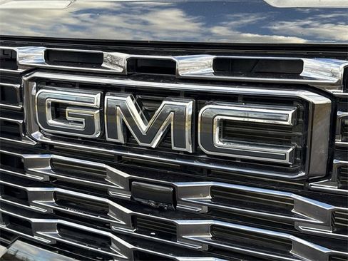 Used 2025 GMC Sierra 2500 Denali Ultimate w/ Snow Plow Prep/Camper Package image 32