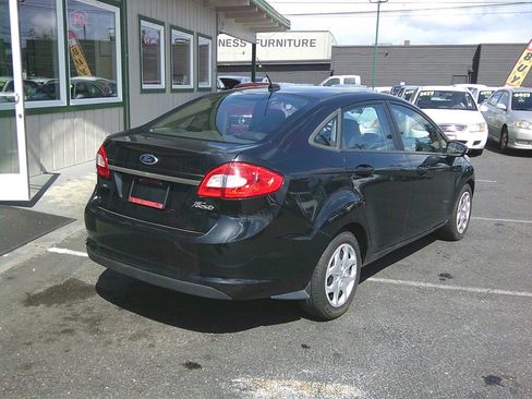 Used 2013 Ford Fiesta SE image 4