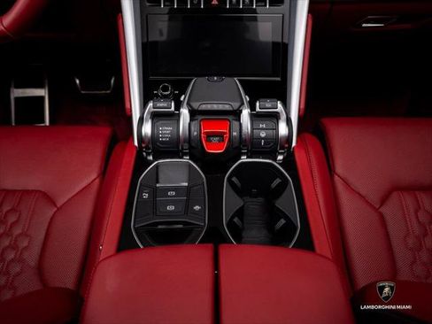 Used 2024 Lamborghini Urus S AWD/4WD image 34