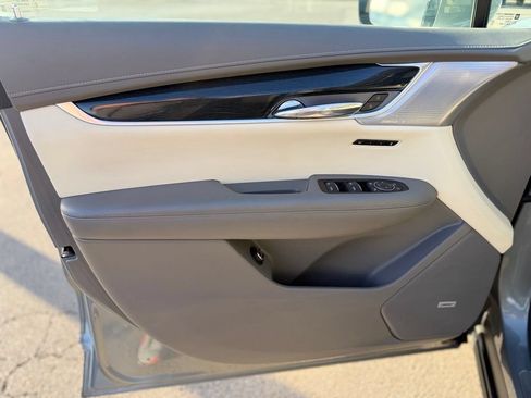Used 2024 Cadillac XT6 Premium Luxury AWD/4WD image 11