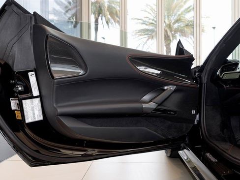 Used 2022 Ferrari SF90 Spider image 16