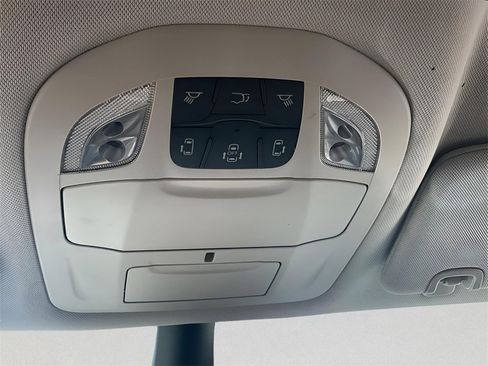 Used 2024 Chrysler Pacifica Select image 30
