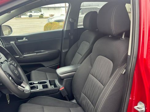 Used 2021 Kia Sportage LX image 15
