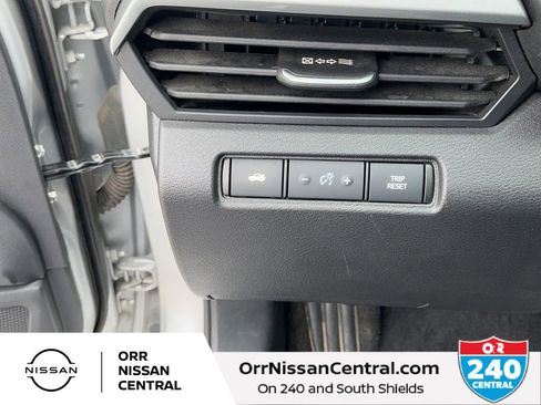 Used 2024 Nissan Altima 2.5 SR FWD image 18