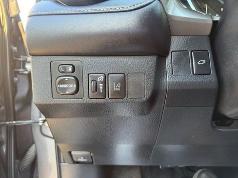 Used 2017 Toyota RAV4 XLE FWD image 18