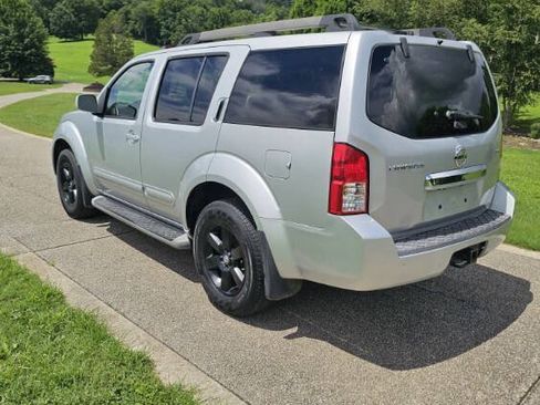 Used 2008 Nissan Pathfinder SE w/ Leather Pkg AWD/4WD image 4
