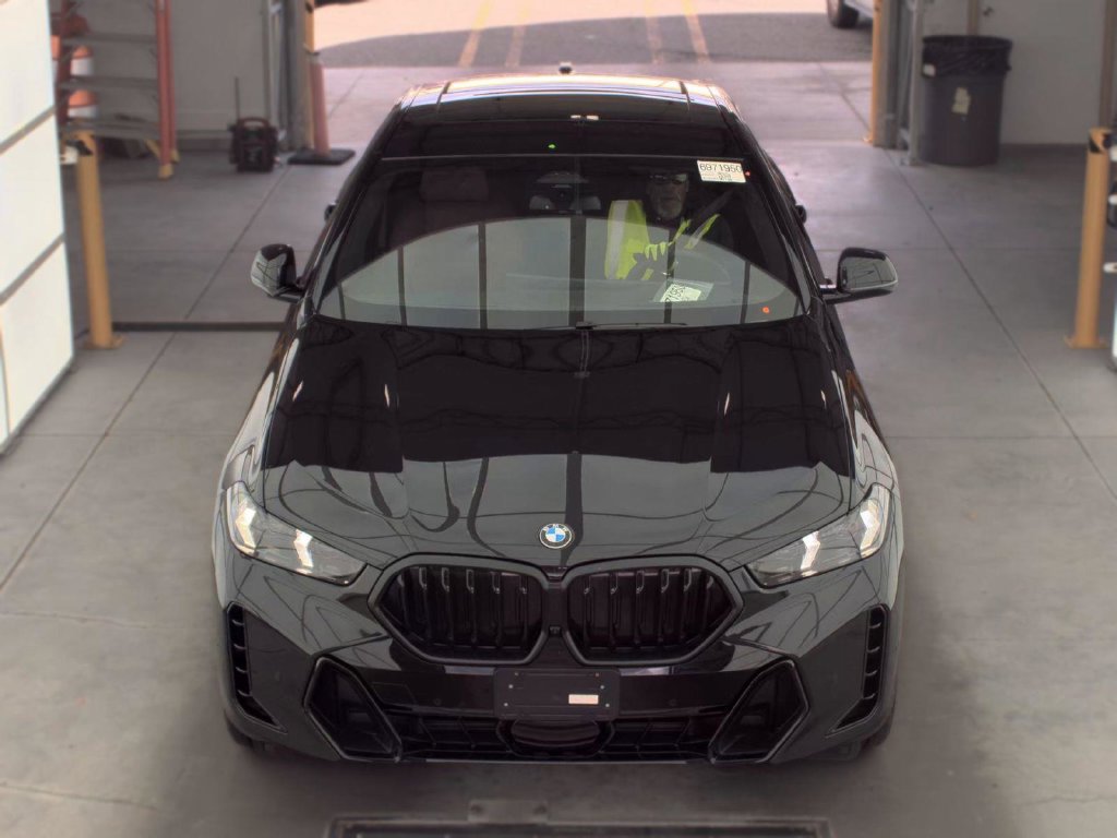 Used 2027 BMW X6 xDrive40i AWD/4WD image 3