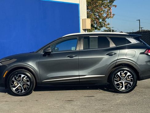 Used 2025 Kia Sportage EX image 6