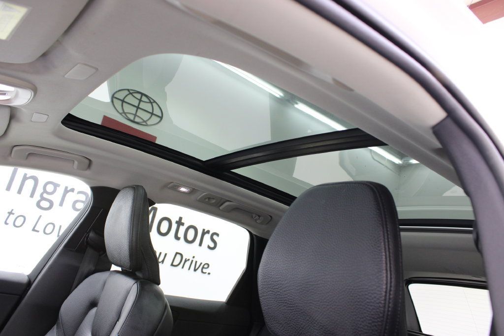 Used 2024 Volvo XC60 B5 Plus AWD/4WD image 14