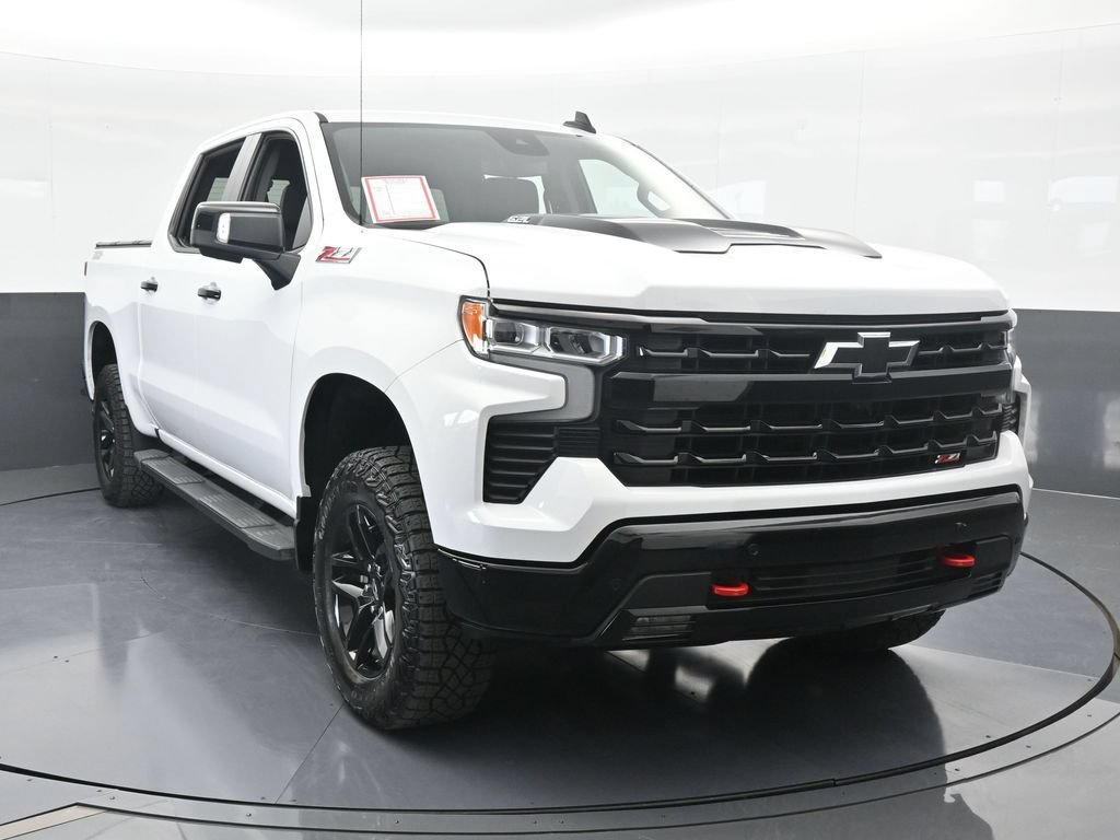 Used 2024 Chevrolet Silverado 1500 LT Trail Boss w/ LT Trail Boss Premium Package AWD/4WD image 9