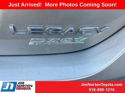 Used 2017 Subaru Legacy 2.5i Limited image 5