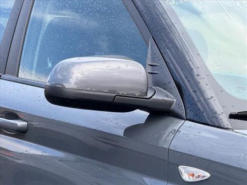 Used 2025 Hyundai Venue SEL FWD image 12