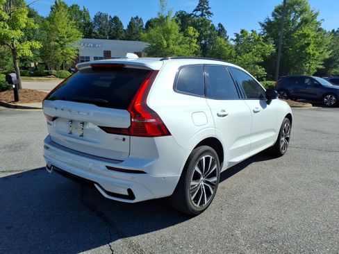Certified 2024 Volvo XC60 B5 Plus w/ Protection Package Premier AWD/4WD image 3