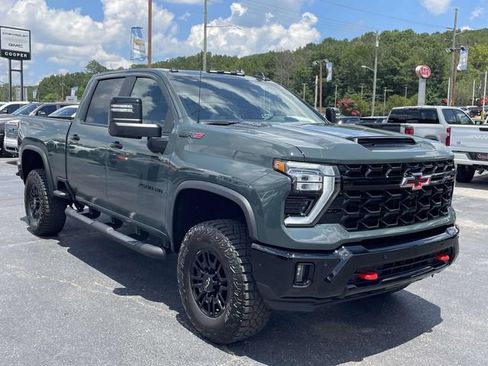 Certified 2026 Chevrolet Silverado 2500 ZR2 w/ LPO, Dark Essentials Package AWD/4WD image 6