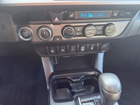 Used 2016 Toyota Tacoma TRD Sport image 21