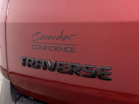 Used 2022 Chevrolet Traverse LT FWD image 32