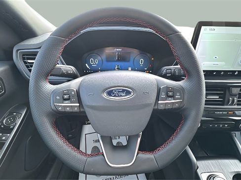 Used 2024 Ford Escape ST-Line Select w/ Tech Pack #2 image 14
