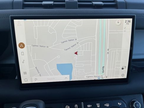 Certified 2025 Land Rover Defender 110 S image 28