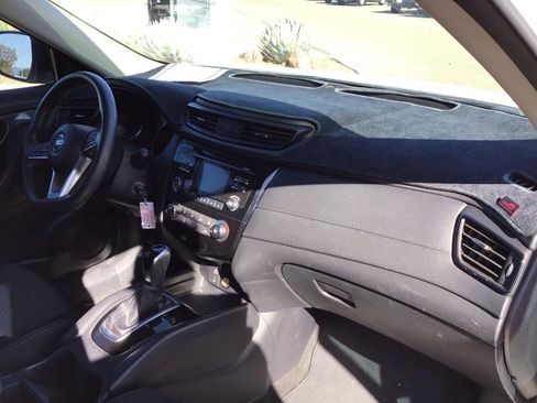 Used 2017 Nissan Rogue S FWD image 21