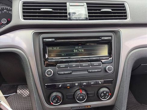 Used 2014 Volkswagen Passat 1.8T Wolfsburg Edition FWD image 13