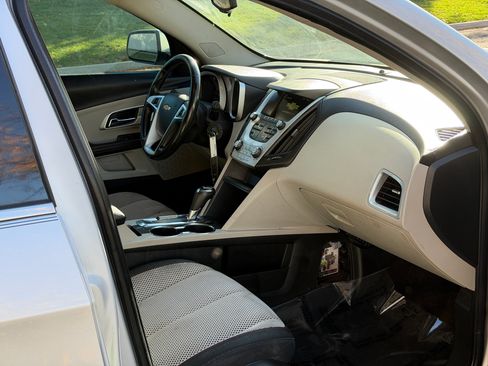 Used 2017 Chevrolet Equinox LT w/ Convenience Package FWD image 17