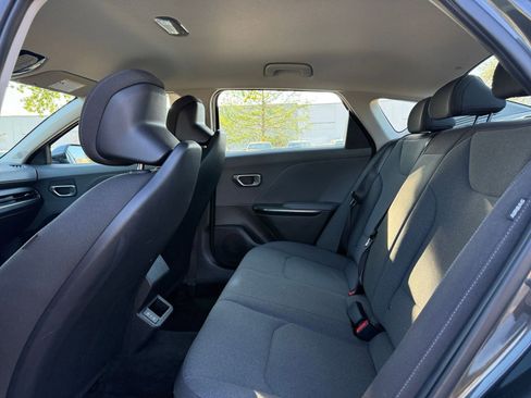 Used 2025 Kia K4 LXS image 27
