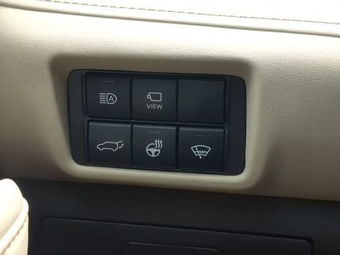 Used 2021 Toyota Highlander Platinum FWD image 29