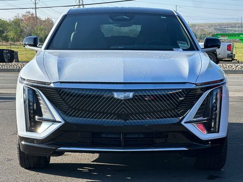 Used 2026 Cadillac Lyriq Luxury RWD image 8
