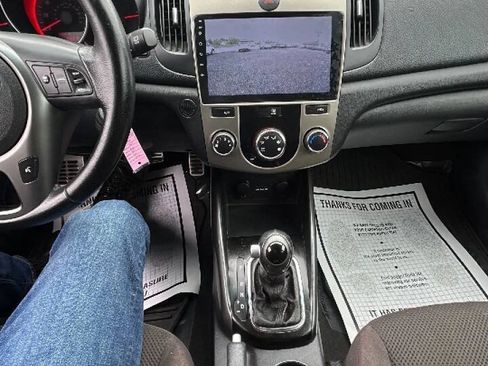 Used 2011 Kia Forte SX FWD image 12