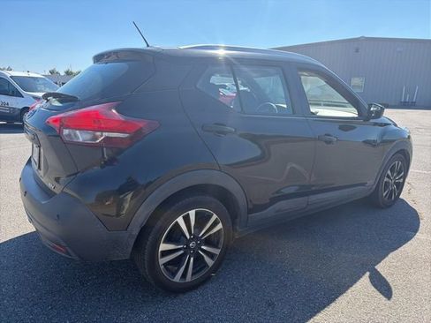 Used 2020 Nissan Kicks SV FWD image 4