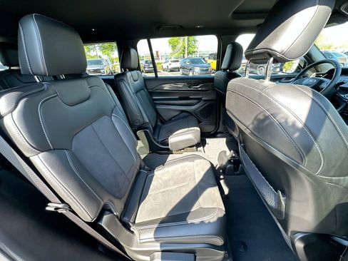 Used 2023 Jeep Grand Cherokee L Laredo AWD/4WD image 27