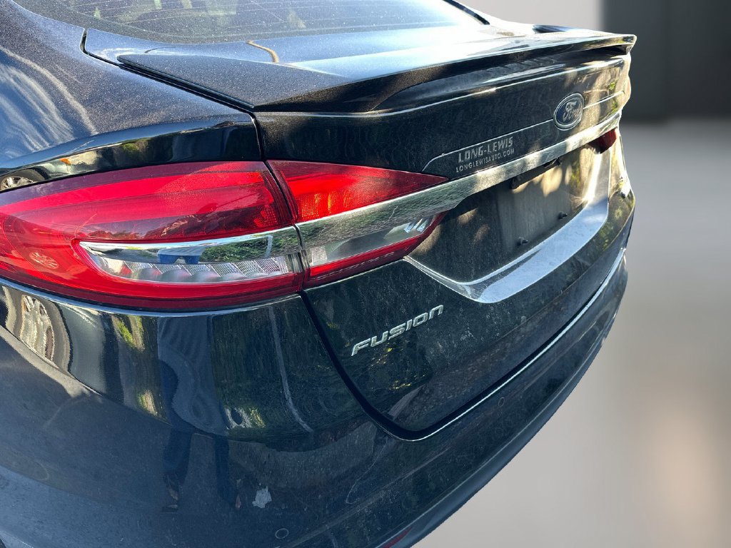 Used 2018 Ford Fusion SE w/ Equipment Group 201A FWD image 14