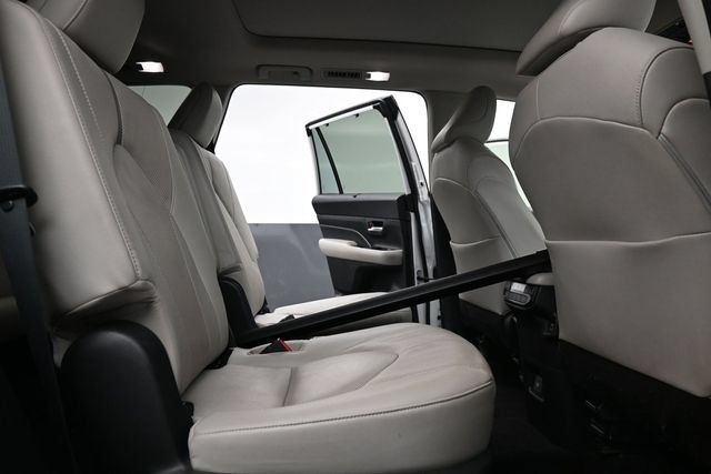Used 2024 Toyota Grand Highlander AWD image 22