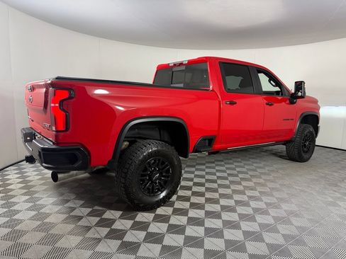 Used 2025 Chevrolet Silverado 2500 ZR2 w/ Technology Package AWD/4WD image 5