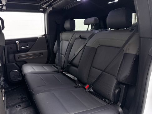 Used 2025 GMC Hummer EV 2X image 47