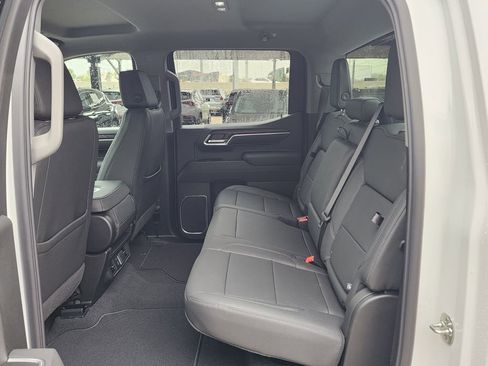 New 2026 GMC Sierra 1500 SLT w/ X31 Off-Road Package AWD/4WD image 42