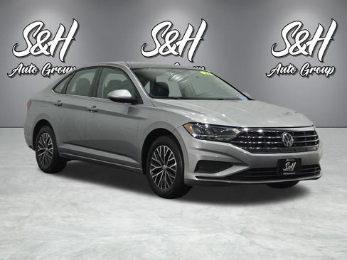 Used 2021 Volkswagen Jetta SE FWD image 2