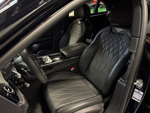 Used 2022 Bentley Flying Spur V8 image 15