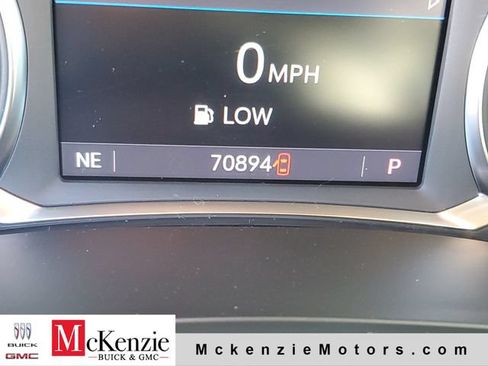 Used 2022 Chevrolet Traverse LT FWD image 15