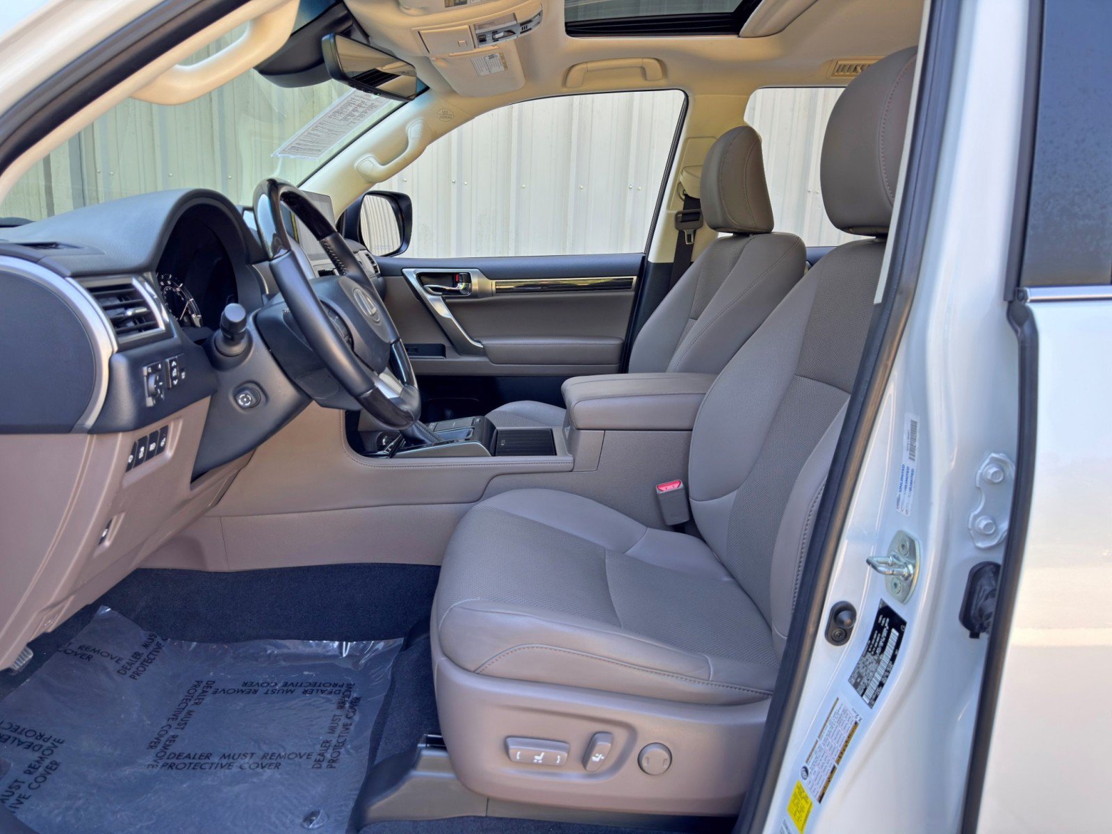 Used 2023 Lexus GX 460 Premium w/ Accessory Package AWD/4WD image 17