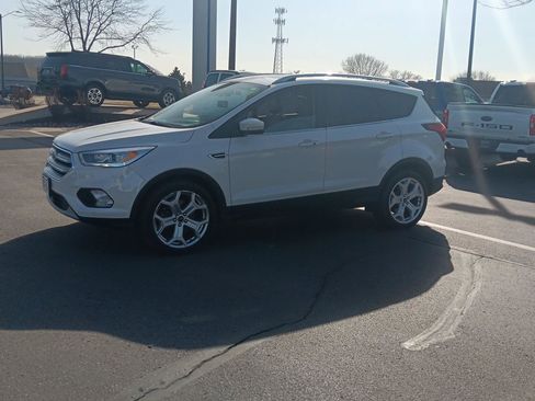 Used 2019 Ford Escape Titanium image 10