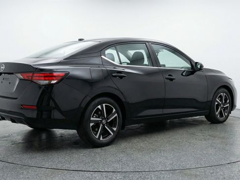 Used 2025 Nissan Sentra SV image 9