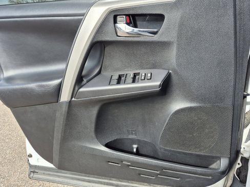 Used 2018 Toyota RAV4 XLE image 14