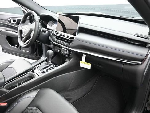 New 2026 Jeep Compass Latitude AWD/4WD image 25