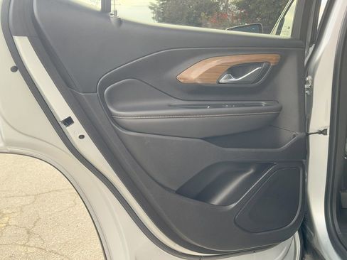 Used 2018 GMC Terrain SLE image 23