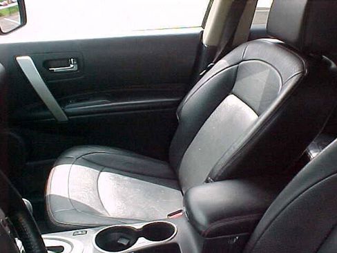 Used 2012 Nissan Rogue SL AWD/4WD image 16
